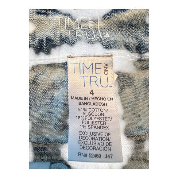 Time and Tru Blue Jean Cut-Off Shorts Size 4 Rose Appliqué Embroidered Denim - Picture 8 of 8